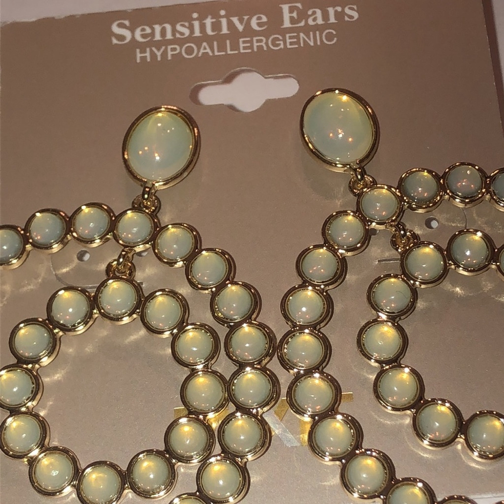 Mix It Gold Tone Huge Opaque Yellow Dangling Boho Earrings - Picture 4 of 5